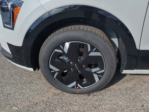 New 2026 Kia Niro Wind FWD image 32