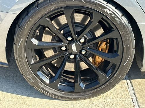 Used 2019 Cadillac CTS V w/ Carbon Fiber Package RWD image 9