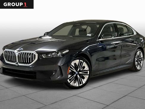 New 2025 BMW i5 eDrive40i w/ Premium Package image 1