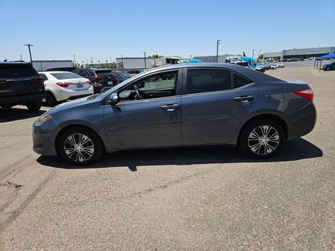Used 2017 Toyota Corolla LE w/ Carpet Mat Package (TMS) FWD image 6