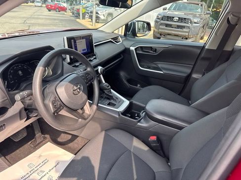 Used 2023 Toyota RAV4 LE AWD/4WD image 13