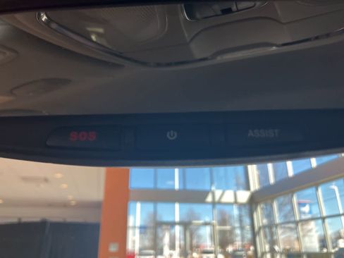 Used 2019 Jeep Cherokee Limited image 22