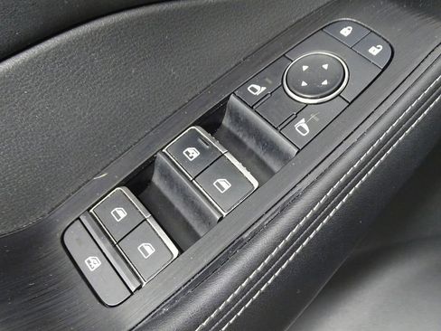 Used 2021 Nissan Rogue SL image 18