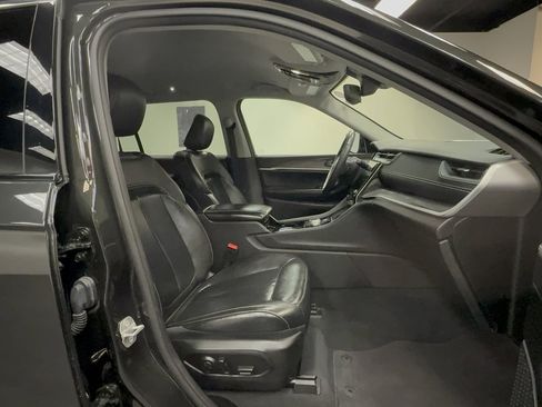 Used 2022 Jeep Grand Cherokee L Limited image 14