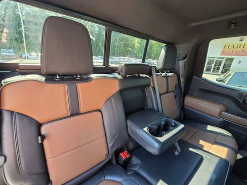 Used 2021 Chevrolet Silverado 1500 High Country w/ Technology Package AWD/4WD image 14