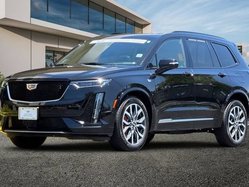 Certified 2025 Cadillac XT6 Sport w/ Platinum Package AWD/4WD image 8