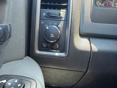Used 2013 RAM 1500 Express AWD/4WD image 21
