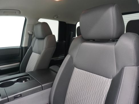 Used 2016 Toyota Tundra SR5 w/ Tow Package RWD image 9
