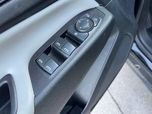 Used 2022 Chevrolet Equinox LS w/ Driver Confidence II Package FWD image 12