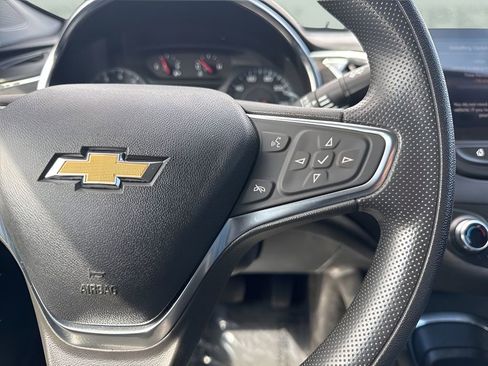 Used 2021 Chevrolet Malibu LT FWD image 16