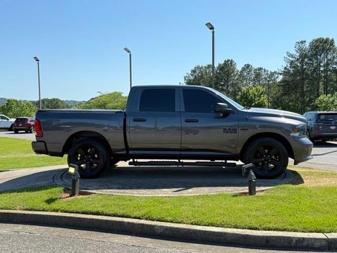 Used 2017 RAM 1500 Express w/ Express Value Package RWD image 8