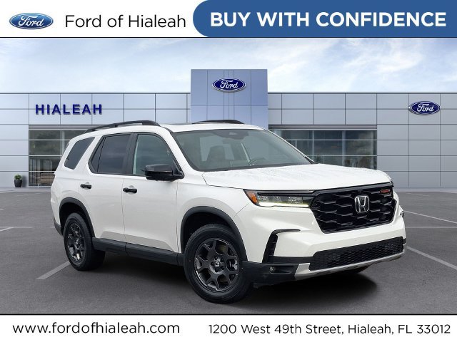 Used 2024 Honda Pilot TrailSport image 1