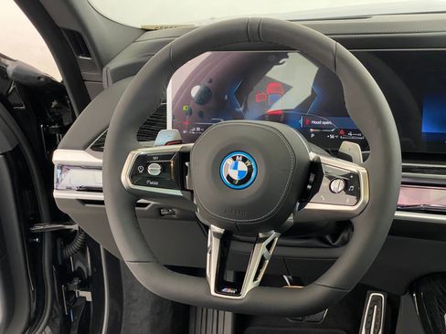 New 2026 BMW 750e xDrive w/ Premium Package image 17