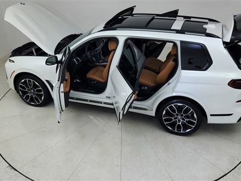 Used 2025 BMW X7 xDrive40i w/ M Sport Package image 89