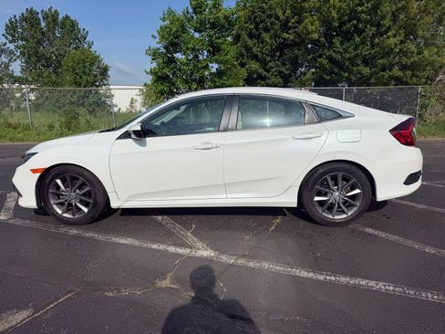 Used 2019 Honda Civic EX image 9