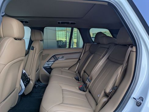 New 2026 Land Rover Range Rover SE image 18