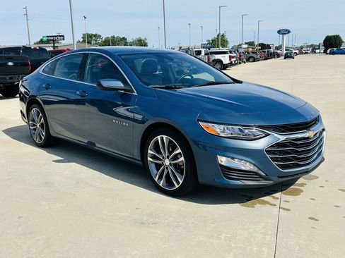 Used 2024 Chevrolet Malibu LT FWD image 2