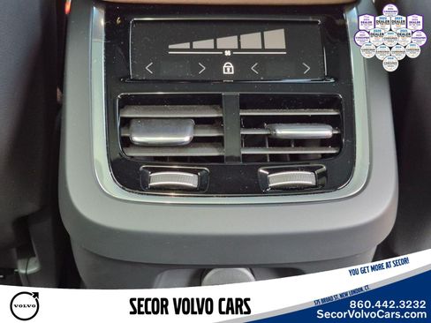 Used 2025 Volvo V90 B6 Cross Country Plus AWD/4WD image 17