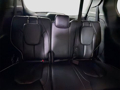 Used 2025 Chrysler Pacifica Limited image 29