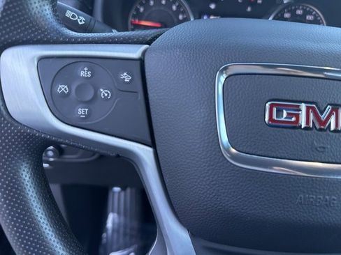 Used 2023 GMC Terrain SLE w/ Driver Convenience Package image 16