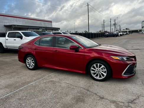 Used 2024 Toyota Camry LE image 7