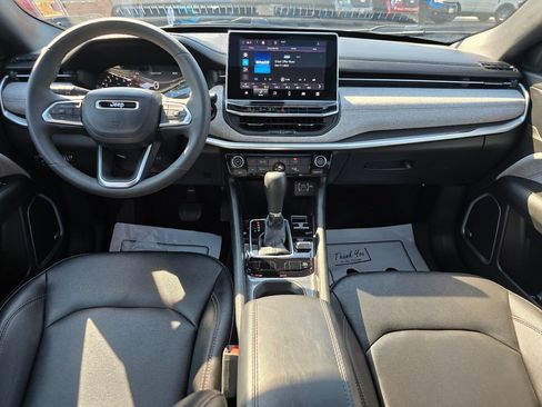 Used 2023 Jeep Compass Latitude w/ Sun and Sound Group AWD/4WD image 3