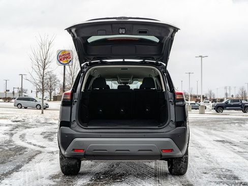 Used 2023 Nissan Rogue S image 10