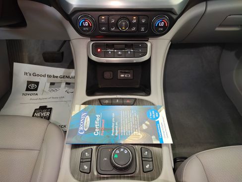 Used 2023 GMC Acadia SLT AWD/4WD image 29