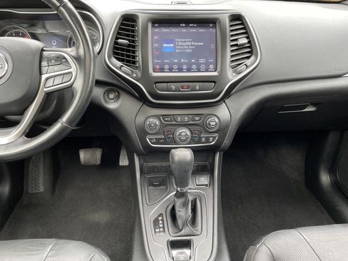 Used 2021 Jeep Cherokee Latitude Lux 80th Anniv w/ Quick Order Package 26U 80TH FWD image 21