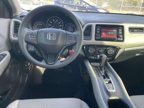 Used 2017 Honda HR-V LX image 13