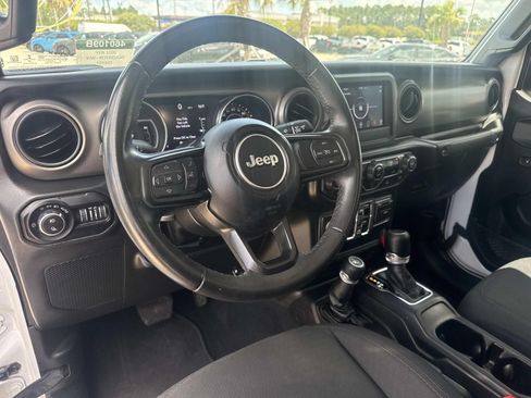 Used 2022 Jeep Gladiator Sport AWD/4WD image 16