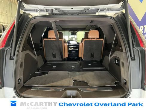 Used 2022 Cadillac Escalade Premium Luxury w/ Performance Package AWD/4WD image 33
