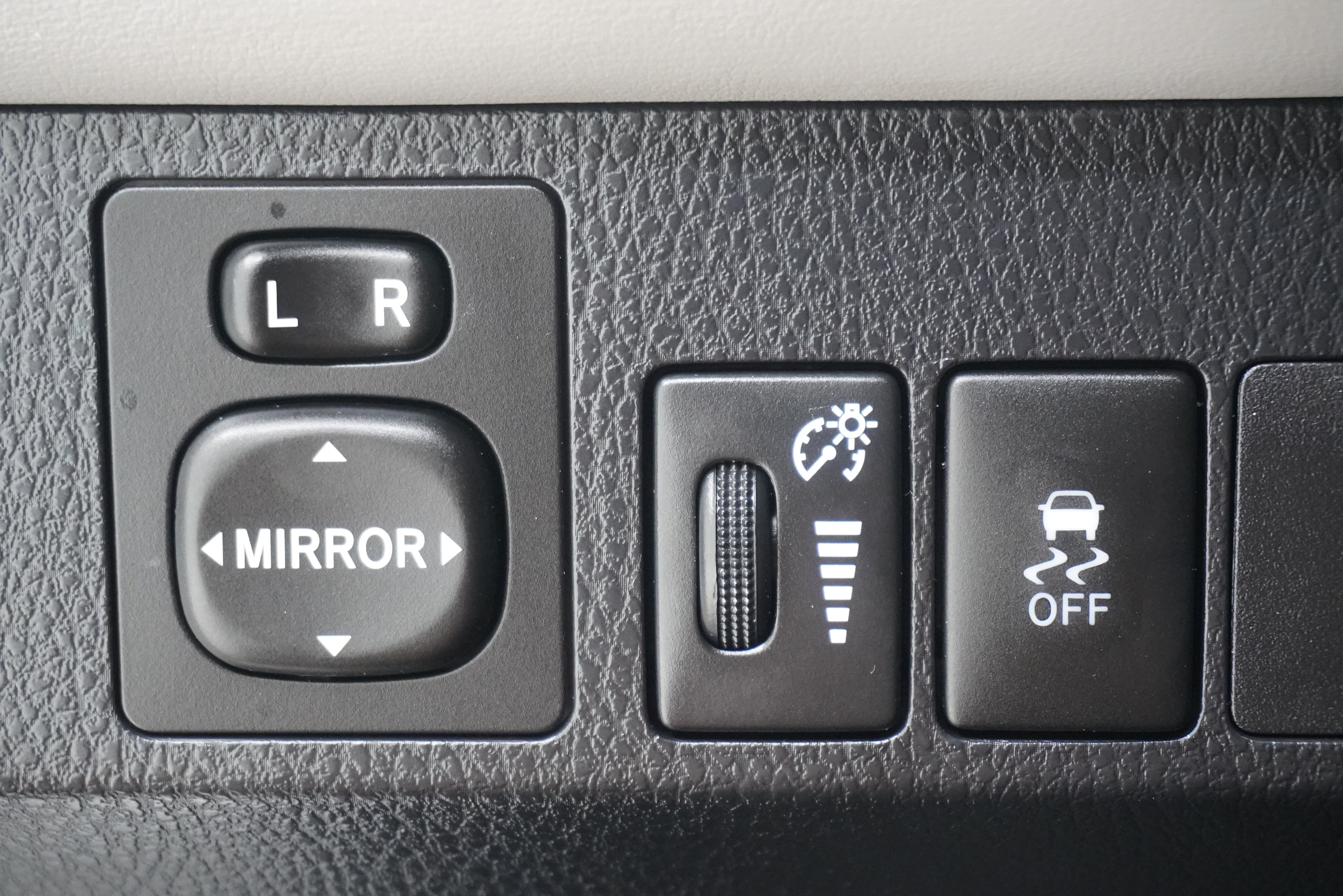 Used 2014 Toyota RAV4 XLE FWD image 18