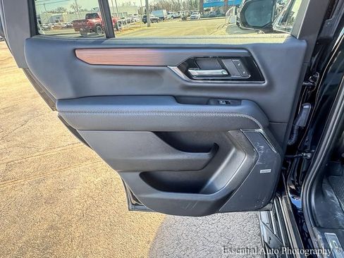 Used 2025 GMC Yukon Denali image 25