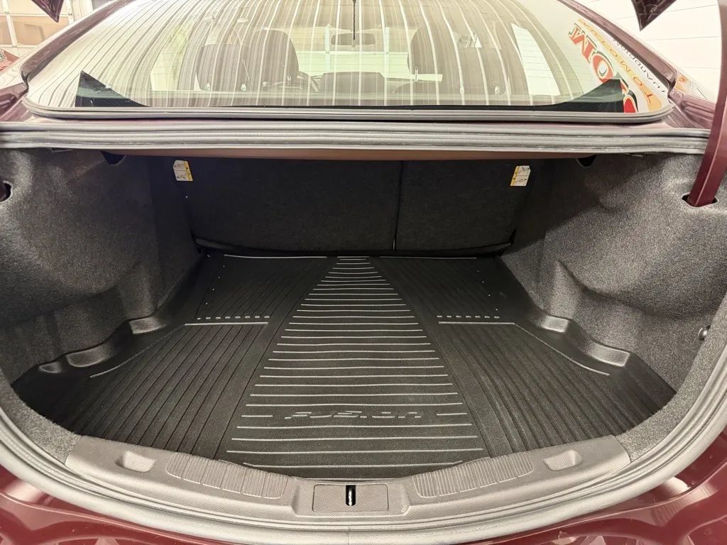 Used 2013 Ford Fusion SE FWD image 26
