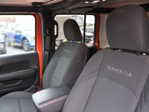 Used 2020 Jeep Wrangler Unlimited Sahara w/ Uconnect 4C Nav & Sound Group AWD/4WD image 14