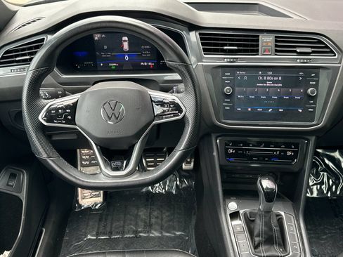 Used 2022 Volkswagen Tiguan SE R-Line AWD/4WD image 13