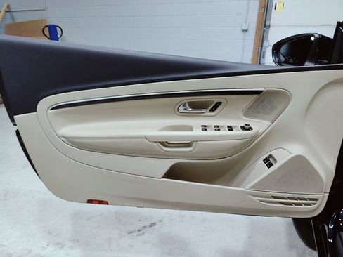 Used 2014 Volkswagen Eos FWD image 22