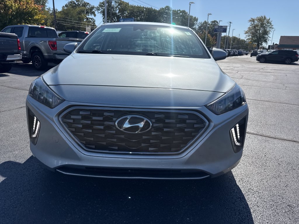 Used 2022 Hyundai Ioniq SEL FWD image 3