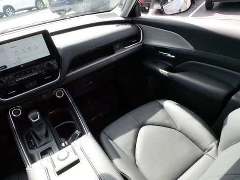 Certified 2025 Toyota Grand Highlander AWD Hybrid image 11