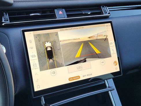 New 2026 Land Rover Range Rover Velar Dynamic SE image 18