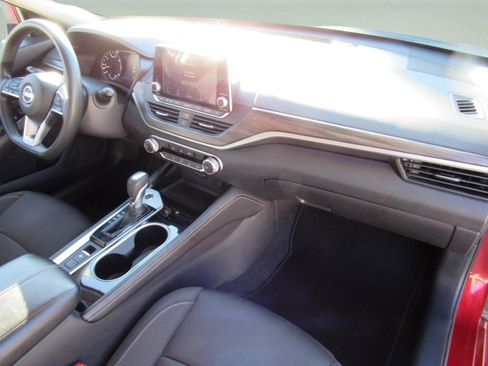 Used 2023 Nissan Altima 2.5 SV image 25