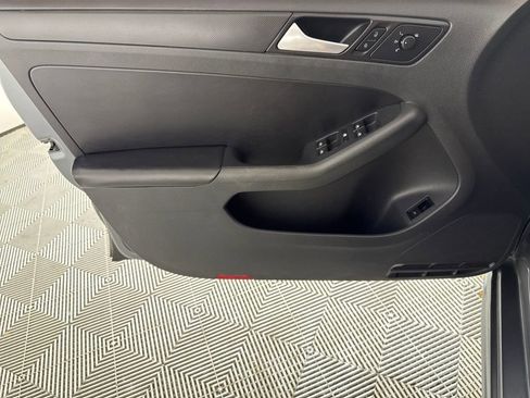 Used 2014 Volkswagen Jetta SE image 11