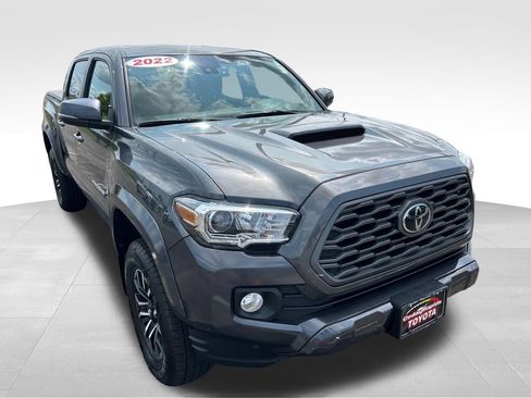 Certified 2022 Toyota Tacoma TRD Sport w/ TRD Premium Sport Package AWD/4WD image 11