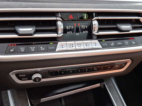 Certified 2022 BMW X7 xDrive40i w/ M Sport Package image 16