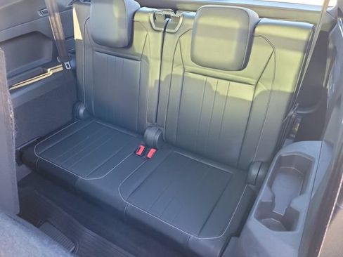 Certified 2022 Volkswagen Tiguan SE R-Line FWD image 12