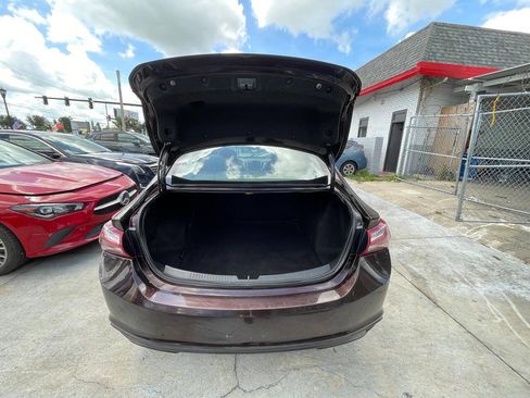 Used 2020 Chevrolet Malibu LT FWD image 12