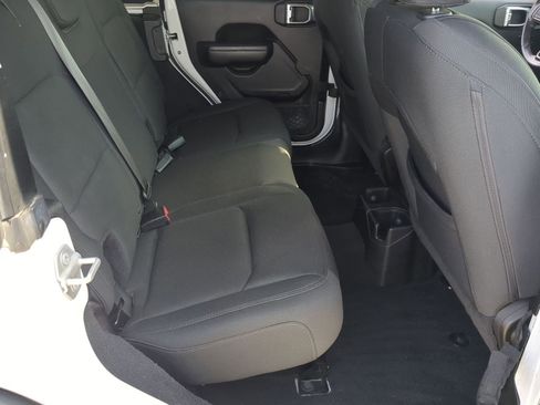 Used 2018 Jeep Wrangler Unlimited Sport S image 24