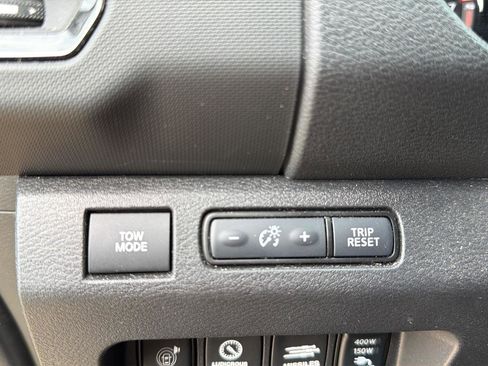 Used 2024 Nissan Frontier PRO-4X w/ Pro Convenience Package AWD/4WD image 10
