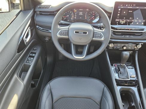 New 2026 Jeep Compass Latitude image 11